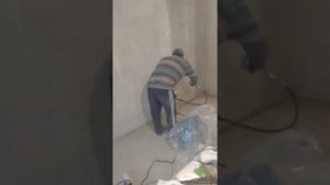 Грунтовка безвоздушным аппаратом GUTUBAO