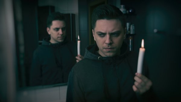 В отражении можно увидеть НЕ ТОЛЬКО себя [Топ Сикрет]