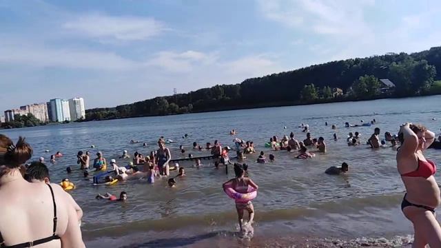 ,, тёплое озеро,, все прекрасно, но уберите из озера булыжники смотреть онлайн