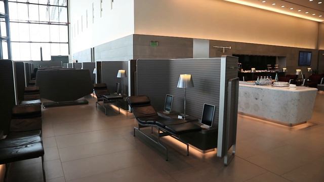 Qatar Airways Al Mourjan Business Class Lounge, Hamad Airport Qatar - Business Traveller смотреть онлайн