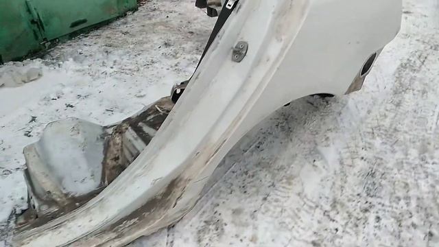 Белое заднее левое крыло с панелью Кобальт смотреть онлайн