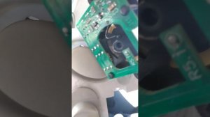 Шумит плафон lada калина.