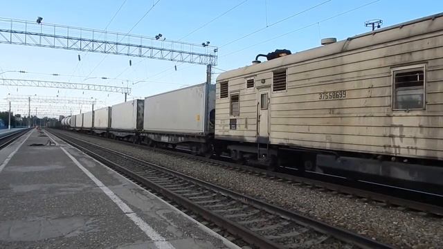 2тэ116у-0061 с грузовым поездом на ст. Астрахань - I смотреть онлайн