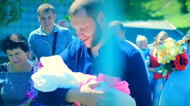 Красивая встреча в роддоме Новосибирска Юлия. Фотограф и видеосъемка в роддоме смотреть онлайн