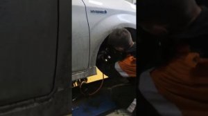 Аалюминиевые проставки на toyota corolla fielder hybrid 2017(вертикальное видео)