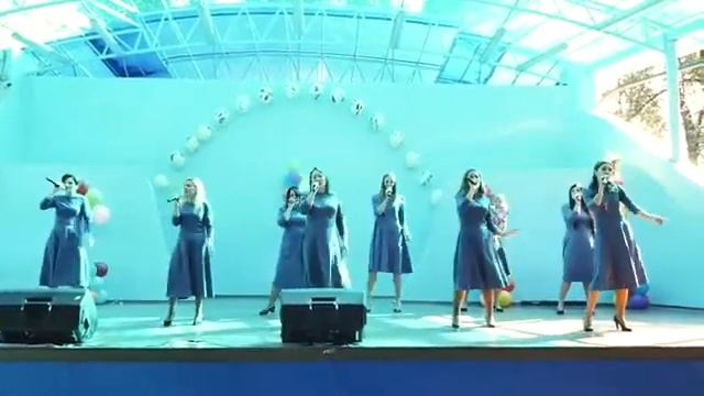 Хор «Поющие мамы» с песней «Грею счастье» смотреть онлайн