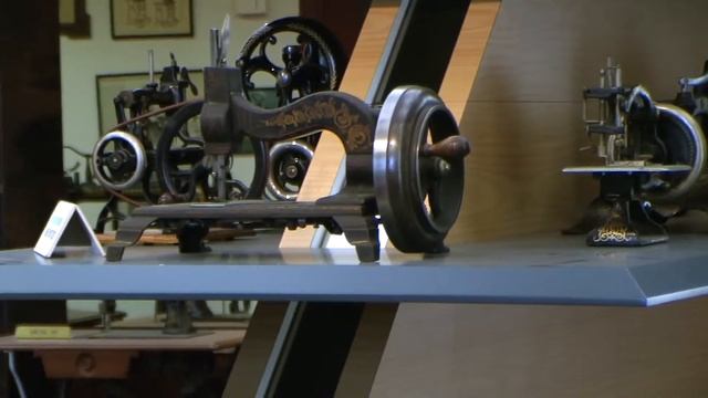 Antique sewing machine museum in Haarlem, the Netherlands смотреть онлайн