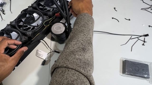 Gaming PC Build! смотреть онлайн