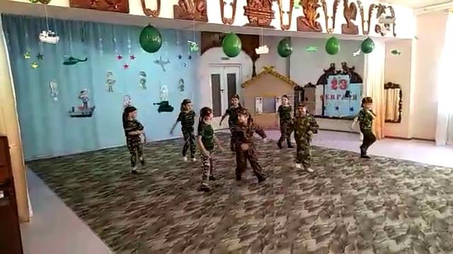 МДОУ 11 Ст. Курская Танец "ВДВ" музыкальный руководитель Ракова С.В. смотреть онлайн