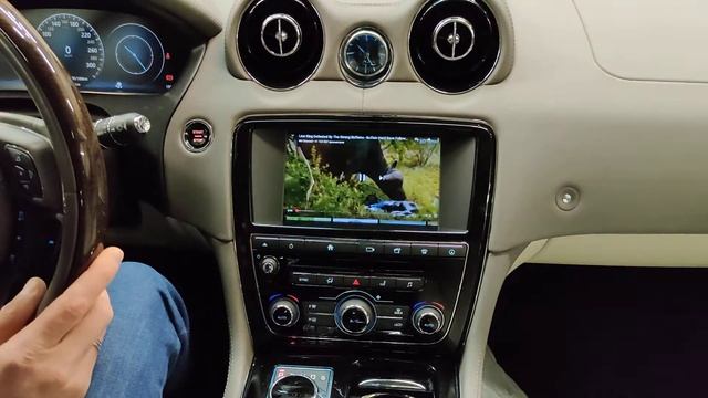 JAGUAR XJ, Яндекс Навигатор с пробками на штатном мониторе смотреть онлайн