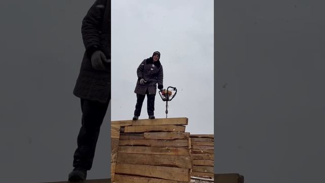 Россию не победить!У нас даже мотобур ловит ракеты! смотреть онлайн