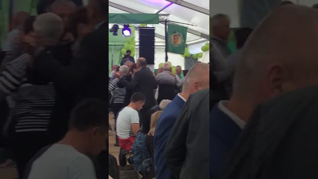 12.05.2019 Janez Janša zaplesal na taboru SLS смотреть онлайн