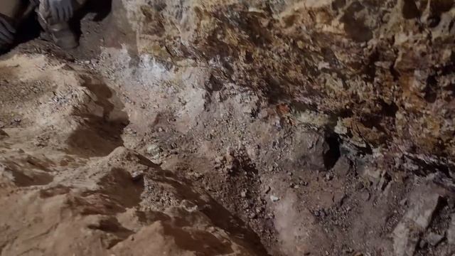 Gold Mining: Underground Gold Vein Mining & Gold Ore Processing