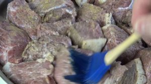 Как вкусно приготовить оленину или конину.