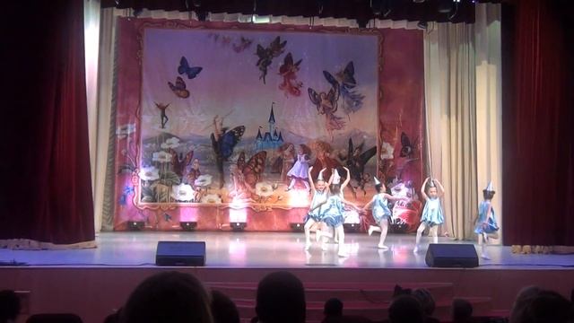 Элина танцует. Танец "Капельки". Хореографическая школа "ГудВин" смотреть онлайн