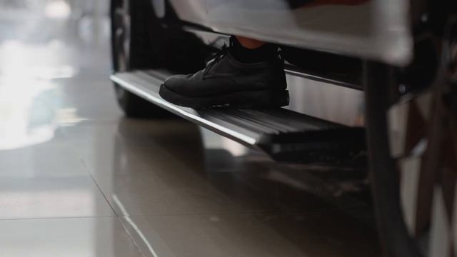 ឈ្នាន់ Auto Side Step របស់រថយន្ត Hyundai Staria смотреть онлайн