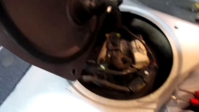 2004 Kia Rio Fuel Pump and Filter Replacement Part 1 смотреть онлайн
