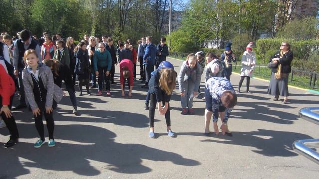 Лицей 17 . Единая общешкольная зарядка. рук. Крикунов В.А. смотреть онлайн