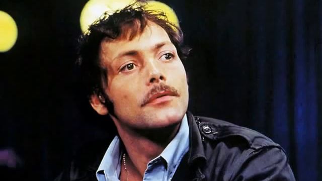 памяти актера Патрика Девэра смотреть онлайн