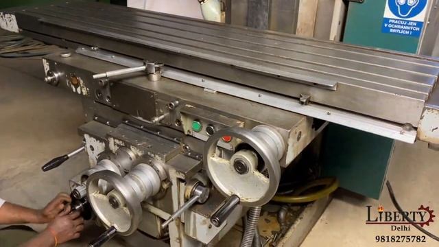 Cugir FU-36 Universal Milling Machine - Table 1600 mm x 360 mm смотреть онлайн