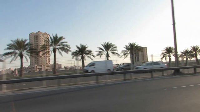 Бахрейн Манама Виды города из такси 2 смотреть онлайн