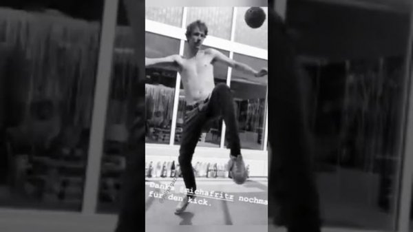 Henning May (AnnenMayKantereit)