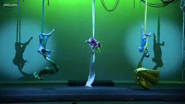Circus Extravaganza goes beyond the show to help at-risk children смотреть онлайн