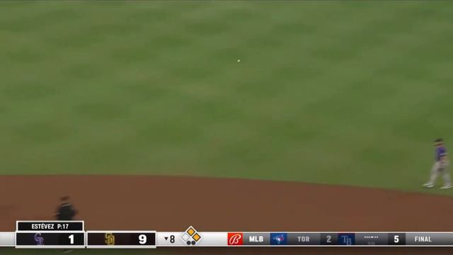 Juan Soto first hit as a San Diego Padre смотреть онлайн