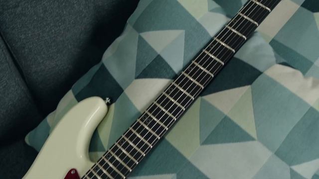 Checking Out The Schecter MV6 смотреть онлайн