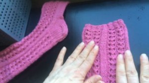 Вяжем ажурные носочки для сна