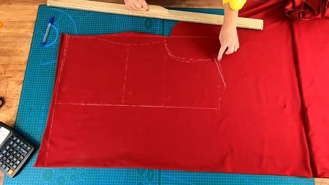 Как сшить блузу без выкройки. Блуза с кулиской и отлетной деталью. Построение сразу на ткани.mp4 смотреть онлайн