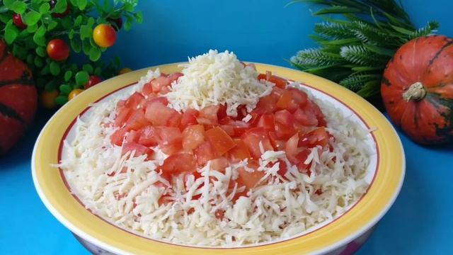 Салат "Шапка Деда Мороза" на Новый год 2022, праздничный стол. Красивый салат слоями. Рецепт смотреть онлайн