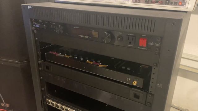 DJ Rack Gear: Best Power Conditioner - ART PS4x4 USB PRO - Unboxing & Review смотреть онлайн