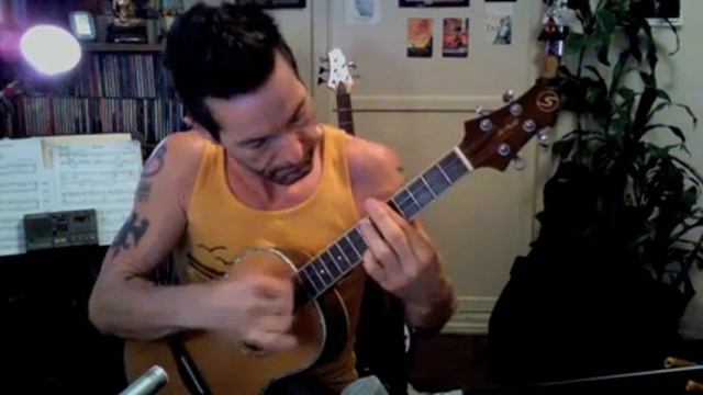 Yussi - Baritone Ukulele - Elixir смотреть онлайн