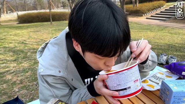 ASMR MUKBANG | 편의점 랜덤 먹방 & 꿀젤리 라면 디저트 HONEY JELLY CANDY DESSERT Random Challenge смотреть онлайн