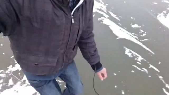 Катаемся на коньках по Обскому морю это ноябрь 2020. Новосибирск. Немного опасно, но очень кайфово