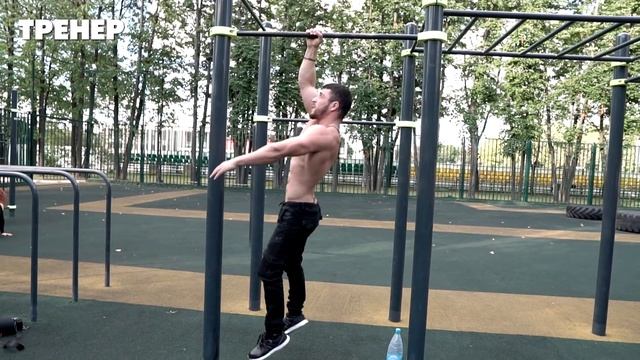 Подтягивания на одной руке 50 раз! Турникмены пробуют повторить рекорд Брюс Ли смотреть онлайн
