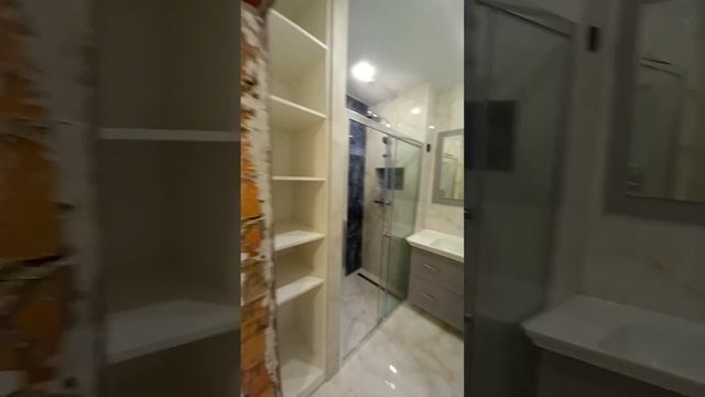 Санузел в индивидуальном доме. Плита 120*60. смотреть онлайн
