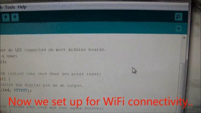Arduino Yún: Uploading a sketch using USB vs. WiFi смотреть онлайн