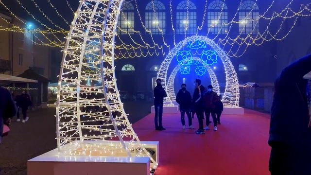 ПРАЗДНИЧНОЕ РИМИНИ. ИТАЛИЯ. Прогулка по городу. Стритстайл смотреть онлайн