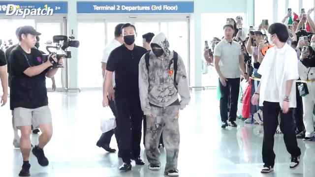 Чонгук в аэропорту .Ч.2. смотреть онлайн