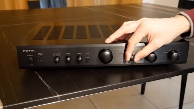 Amplificatore Integrato ROTEL A10 - Unboxing & Review смотреть онлайн