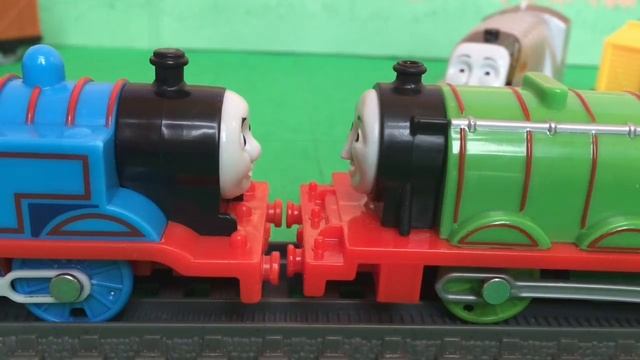 Thomas and Friends World's Strongest Engine - Losing Train falls into Melted Chocolate! смотреть онлайн