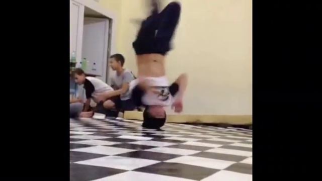 Head spin! смотреть онлайн