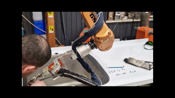 Лазерная сварка роботом GSK