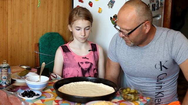 Пицца на дрожжевом тесте с ледяной водой . смотреть онлайн
