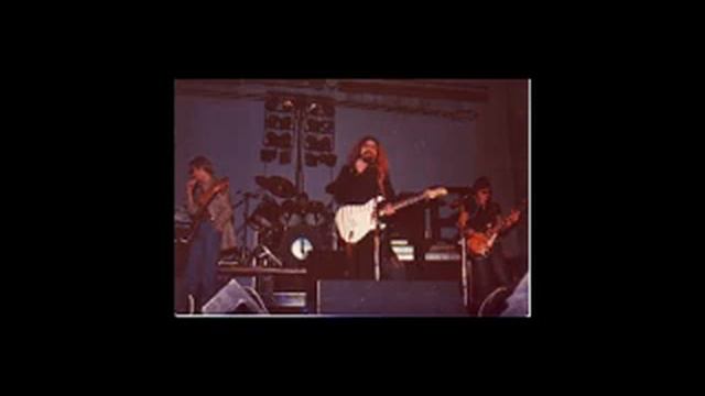 Roy Wood and Helicopters live medley @city hall dunstable 1982 смотреть онлайн