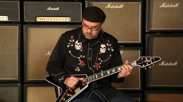 Gibson Custom Shop Benchmark Limited Run Flying V Custom • SN: CS300394 смотреть онлайн