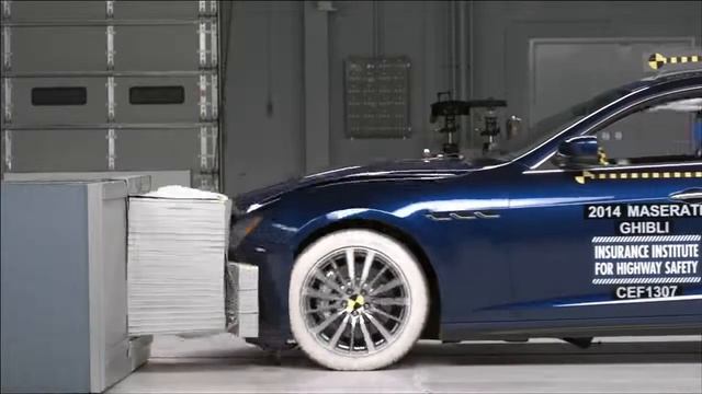 2014 Maserati Ghibli moderate overlap ( crash test ) смотреть онлайн