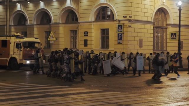 Каскадеры перекрыли центр города. Питерская съемка «Сирано де Бержерак" смотреть онлайн